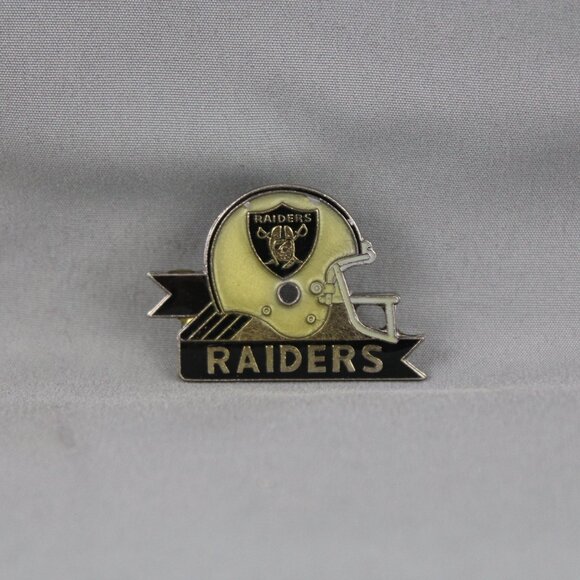 Los Angeles Raiders PIn (vTG) - Silver Helmet with Underbanner - Inlaid PIn - Picture 3 of 3